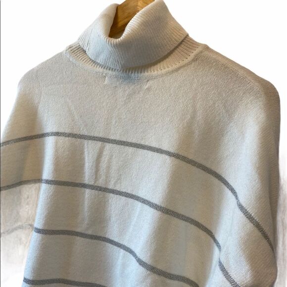 CUPCAKES&CASHMERE Short Striped Cream Turtleneck - Picture 4 of 8